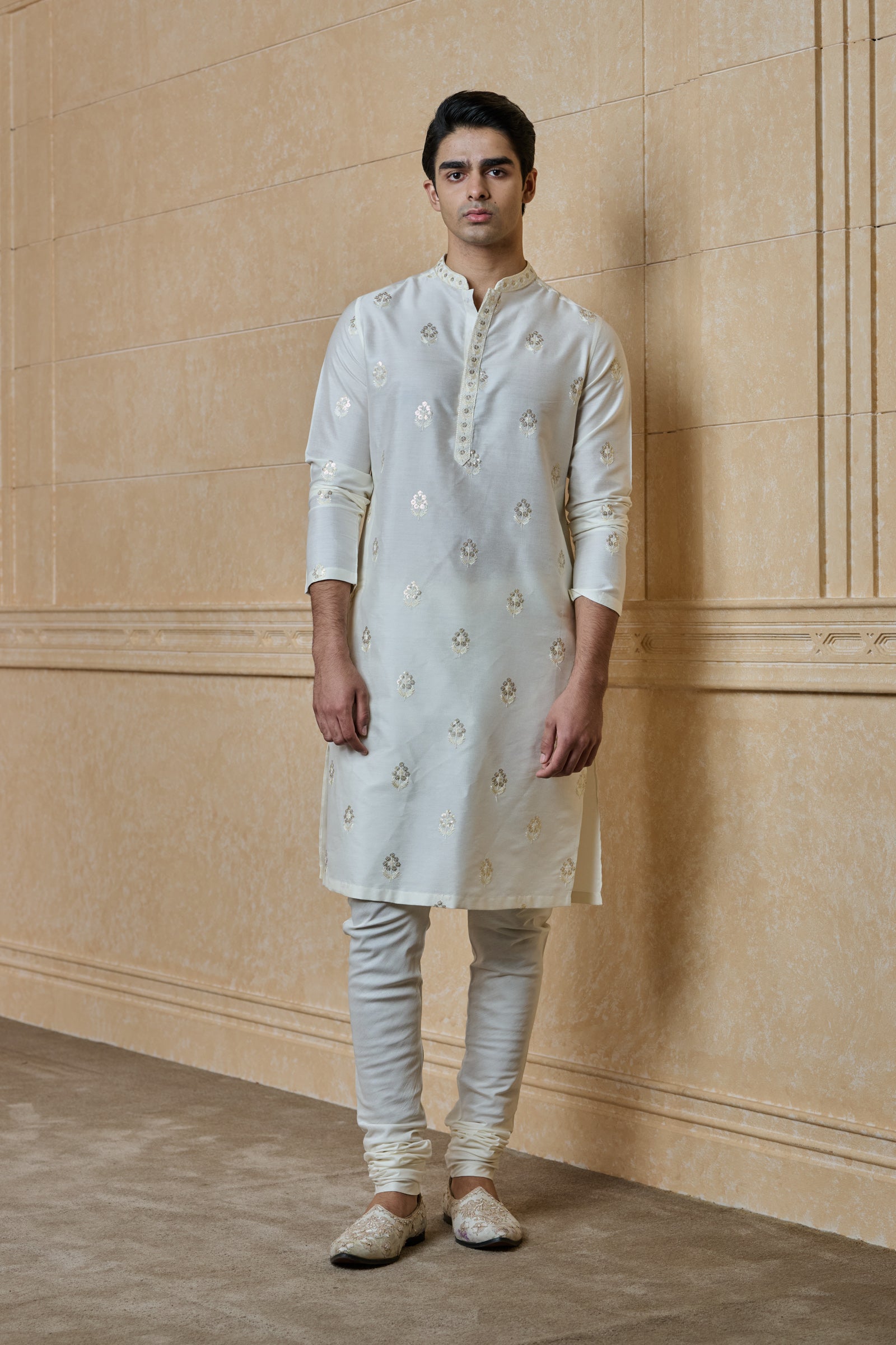 Kurta With All Over Embroidered Buttas