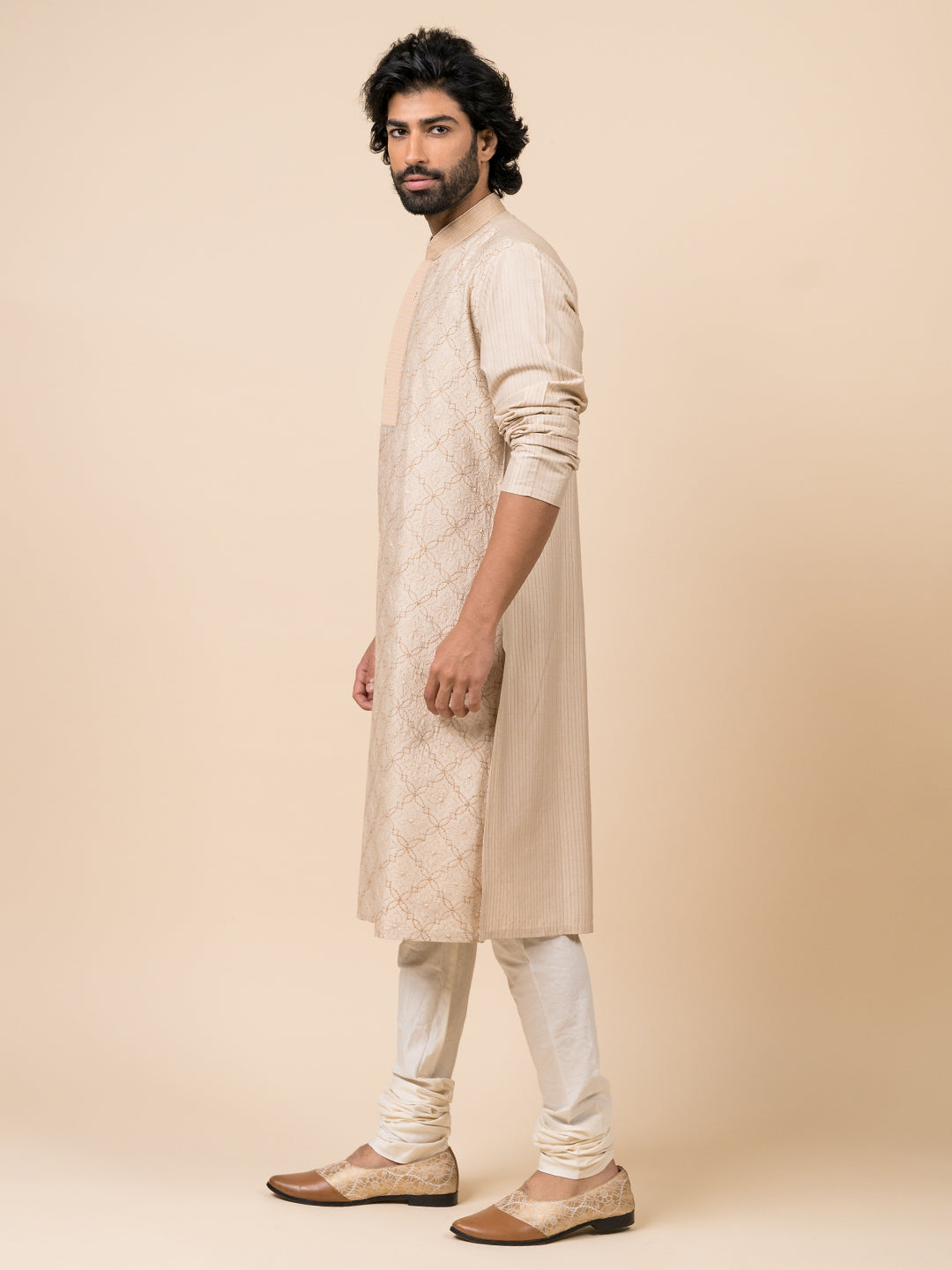 Kurta Set In All Over Kantha Embroidery