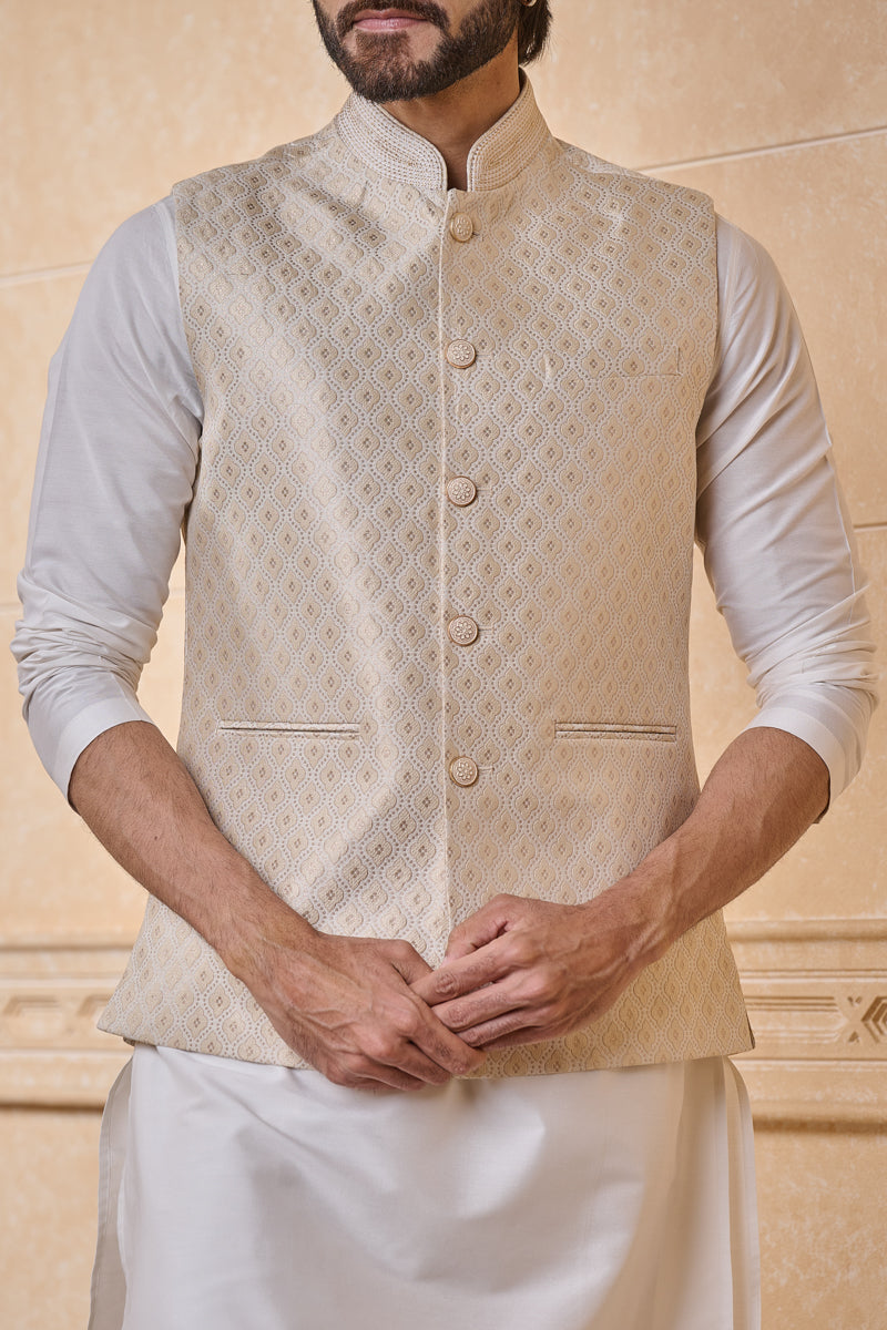 Ivory Brocade Bundi