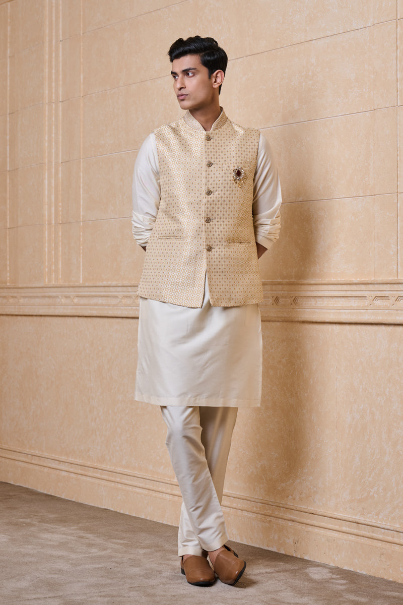 Gold Brocade Bundi With Embroidered Collar