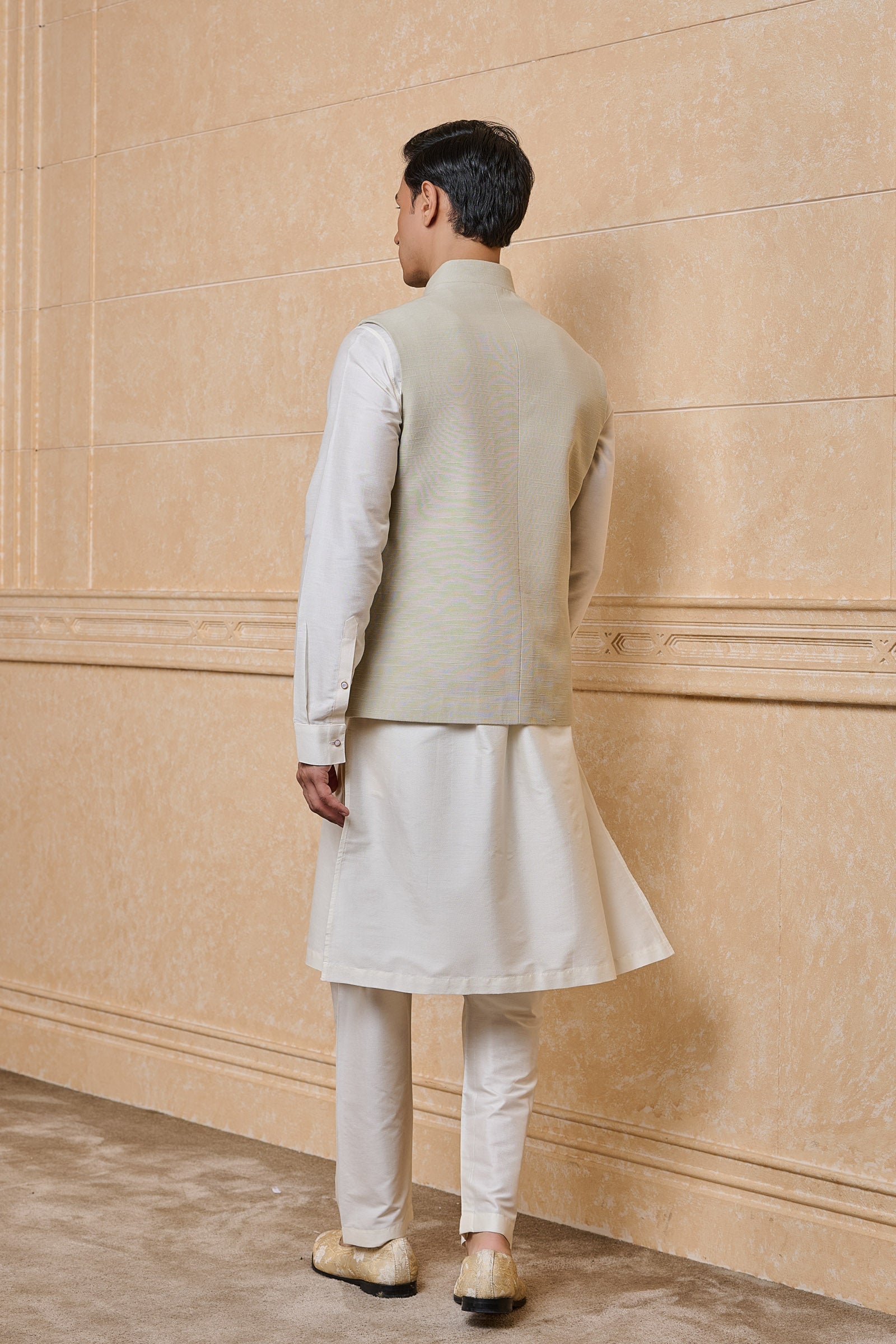 Light Green Cotton Bundi With Embroidered Crest