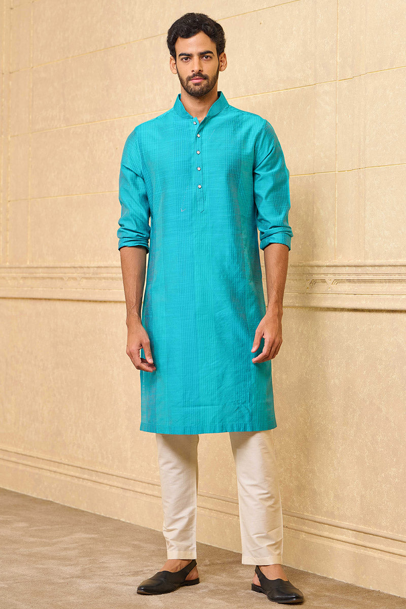 Kurta Set with Top Stitching On Collar and Placket