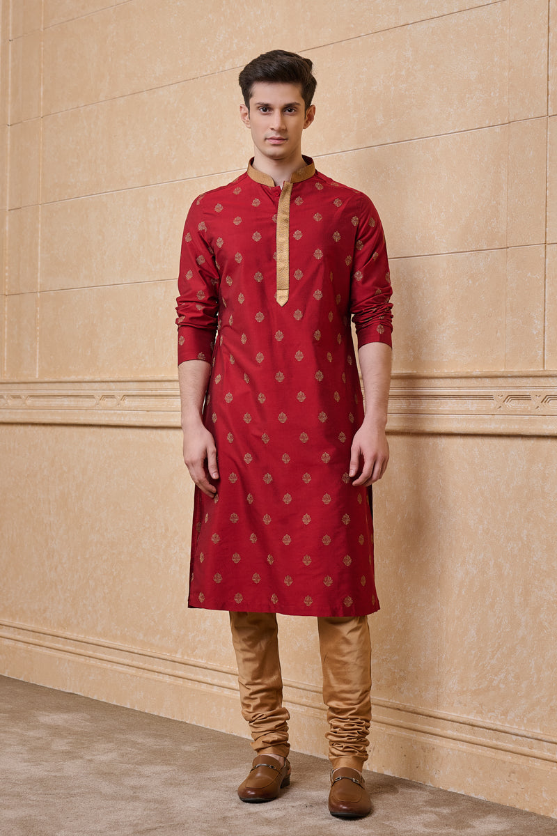 Red Kurta Set With Embroidery Highlights