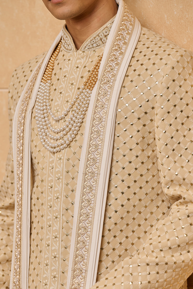 Ivory Pleated Stole With Embroidered Border