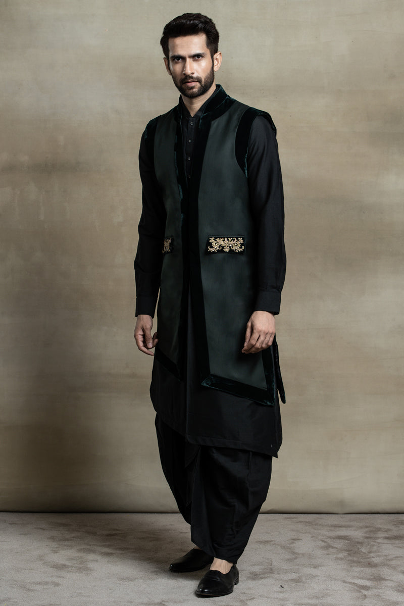 Sleeveless Jacket with Embroidered Pockets Paired with Kurta and Dhoti